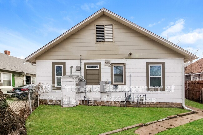 Building Photo - 2141 NW 29th St