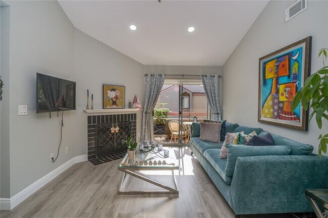 Building Photo - 10263 Gandy Blvd N