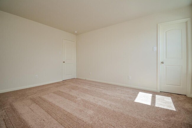 Building Photo - 545 Amberwood Pk Dr