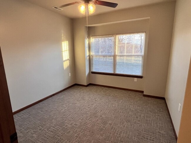 Building Photo - 1301 Tracy Ave