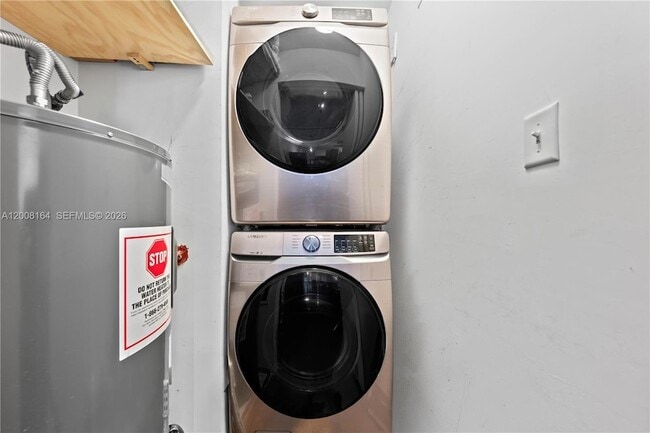 Building Photo - 444 NE 30th St