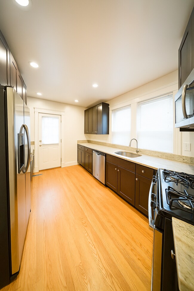 Building Photo - 8 Sawyer Terrace