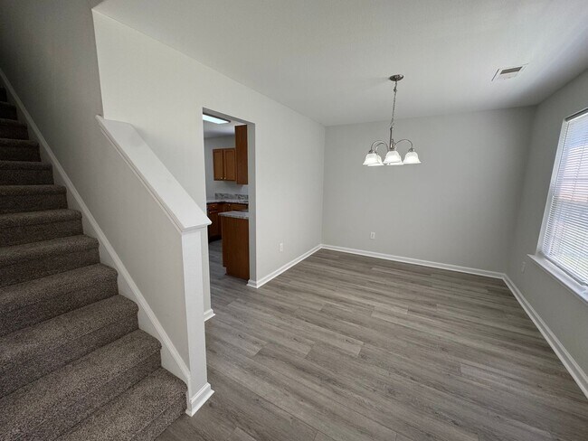 Building Photo - Longs - 4 Bedroom / 2.5 Bathroom Home