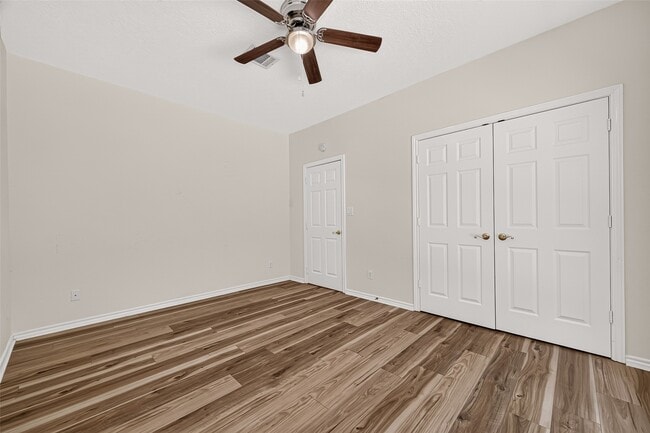 Building Photo - 2314 Carriage Run E