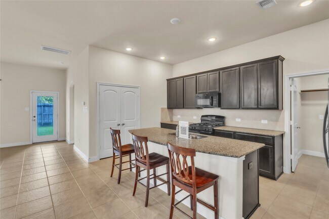 Building Photo - 4819 Eagles Glen Dr