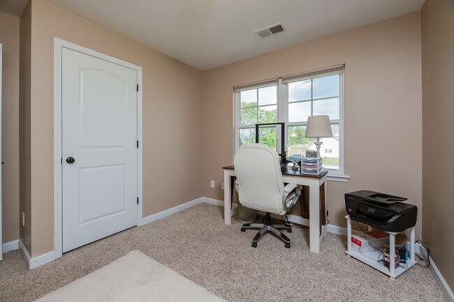 Building Photo - 425 Sea Buoy Ln