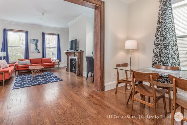 Building Photo - Convenient Location, In-Unit Washer and Dryer, Central Heat/AC, Eat-in Kitchen, Parking for Rent