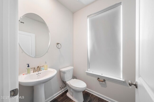 Building Photo - 64 Wembley Wy