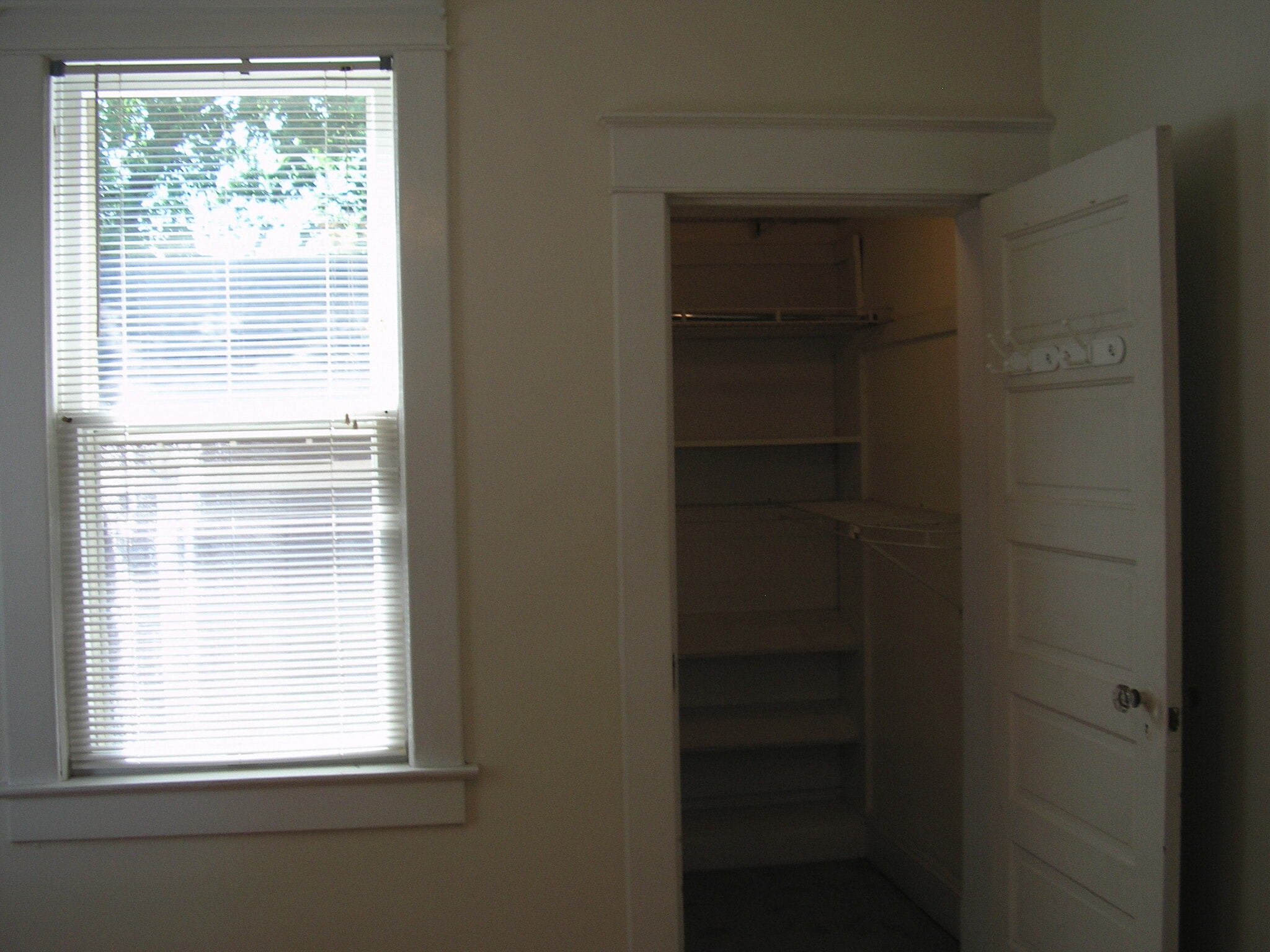 Building Photo - 1709 Hampton Blvd