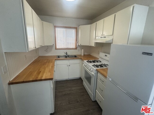 Building Photo - 1029 W Fairway Blvd