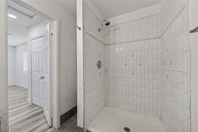 Building Photo - 1320 Gold Ave