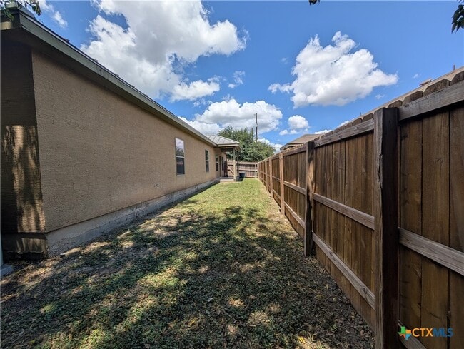Building Photo - 228 Anne Louise Dr