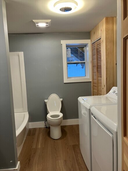 Building Photo - 34 Summit Ave