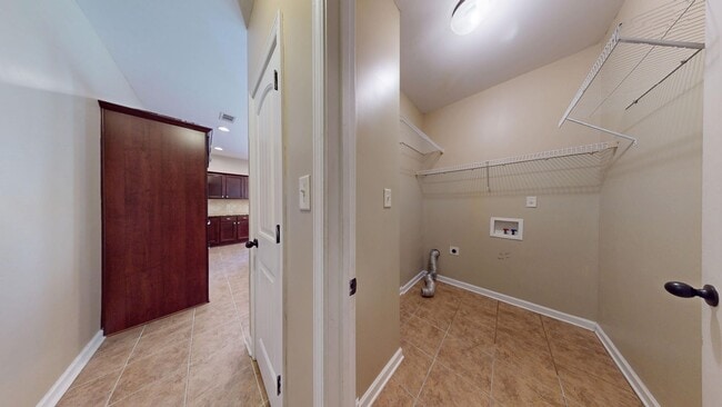 Building Photo - Nice 4 Bedroom Home in Solamere