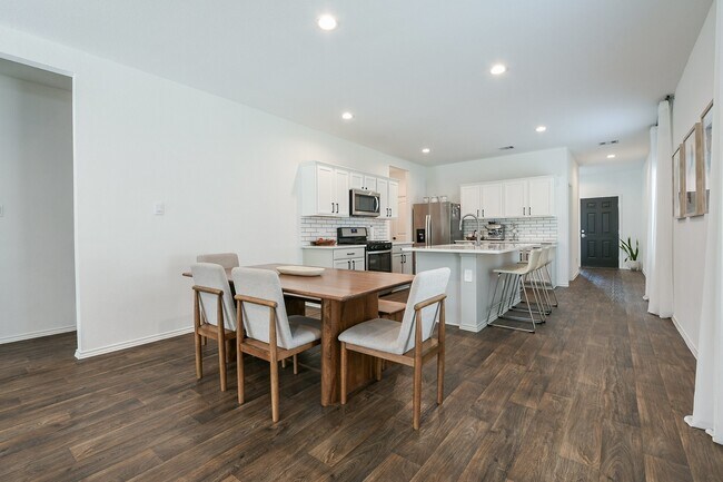 Building Photo - 22430 Forest Gorge Ln