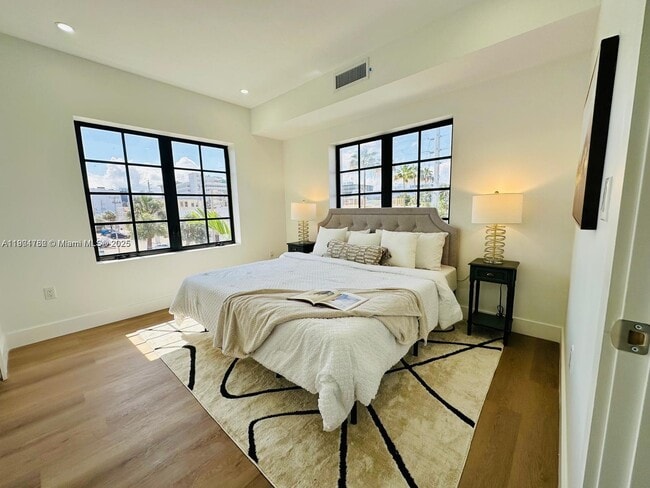 Primary Photo - 1619 Jefferson Ave