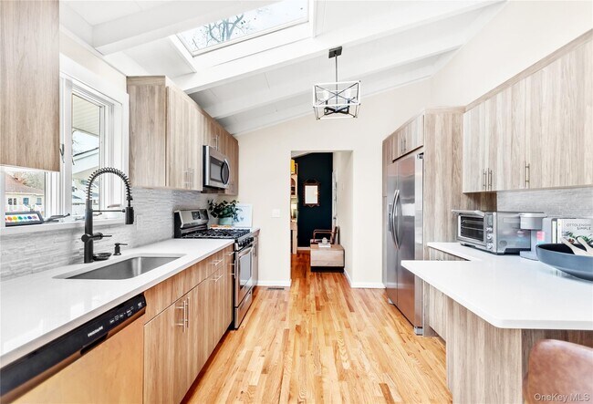 Building Photo - 58 N Howells Point Rd