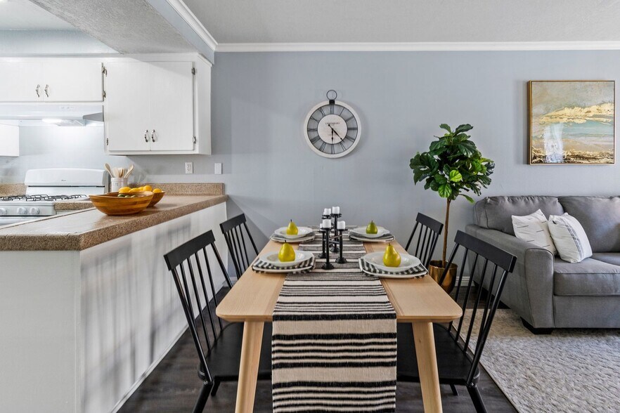 Interior Photo - French Quarter Apartments