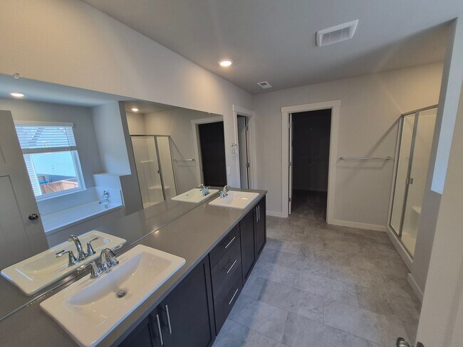 Building Photo - NEW - 4 BR/2.5 BA Plus office in Acadia Pointe