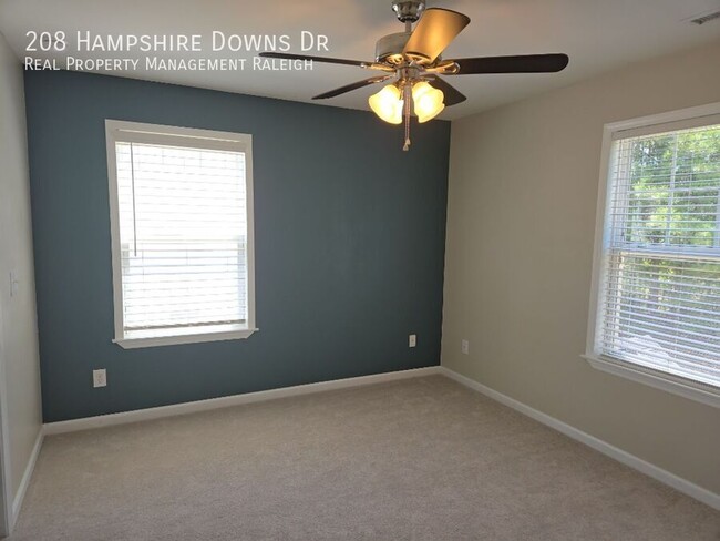 Building Photo - 208 Hampshire Downs Dr