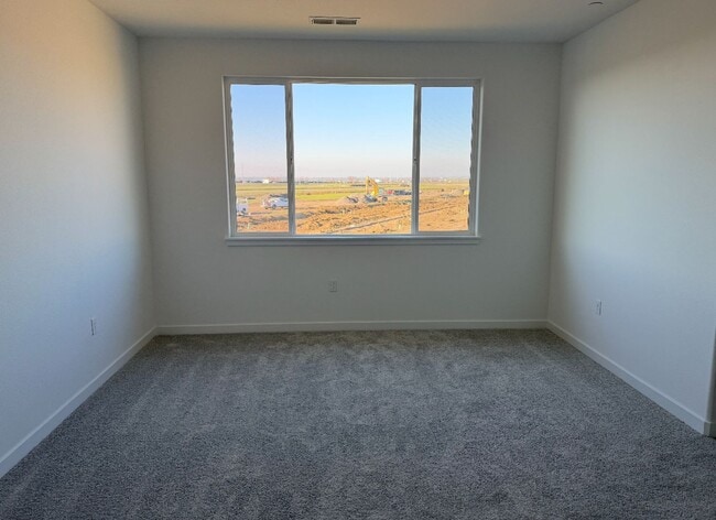 Building Photo - Beautiful Northlake 4 BED 3.5 BATH