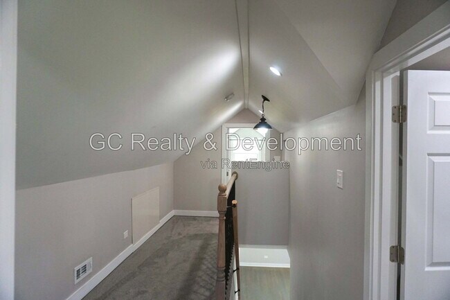 Building Photo - 4501 S Leamington Ave