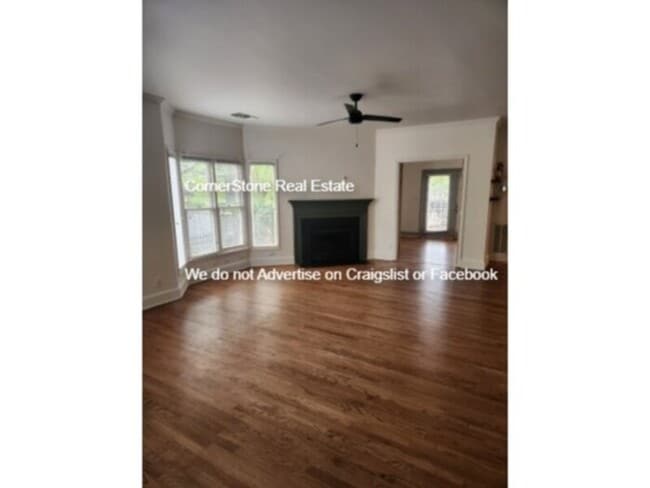 Building Photo - 726 Victorian Pl