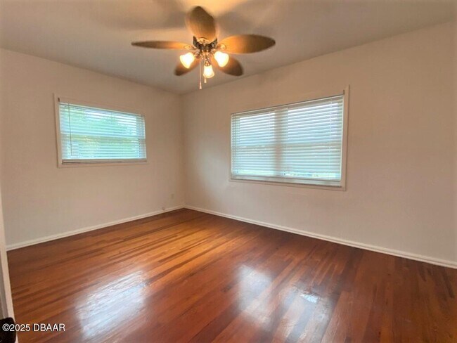 Building Photo - 473 Golf Blvd