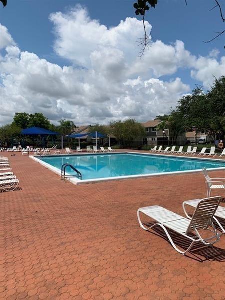 Building Photo - 504 Woodgate Cir