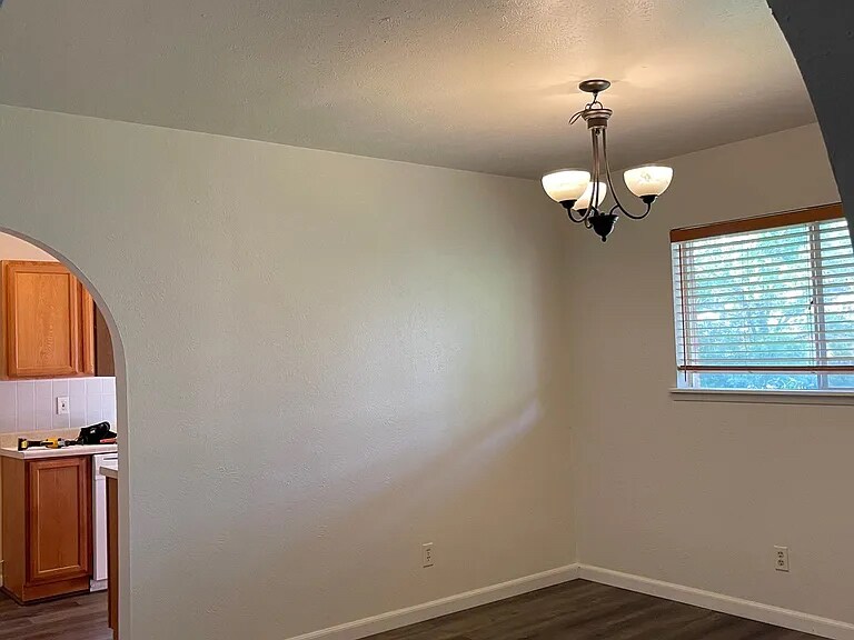 Building Photo - 933 Shenandoah Dr