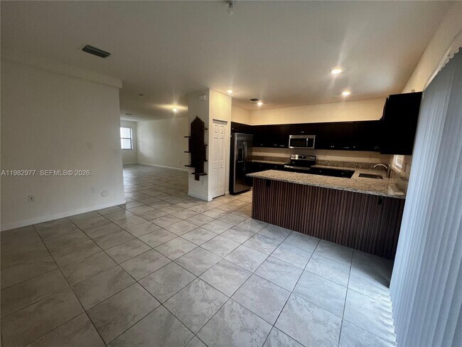 Building Photo - 11989 SW 150th Pl