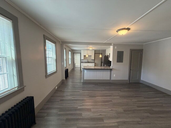 Building Photo - 14 Kearsarge Ave