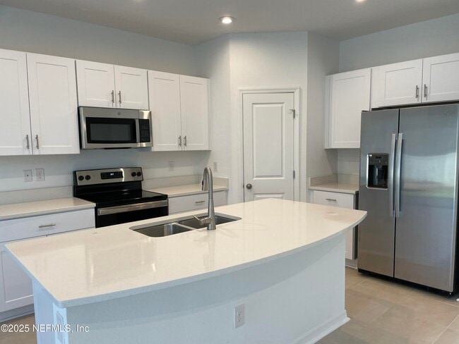 Building Photo - 13096 Bachara Wy
