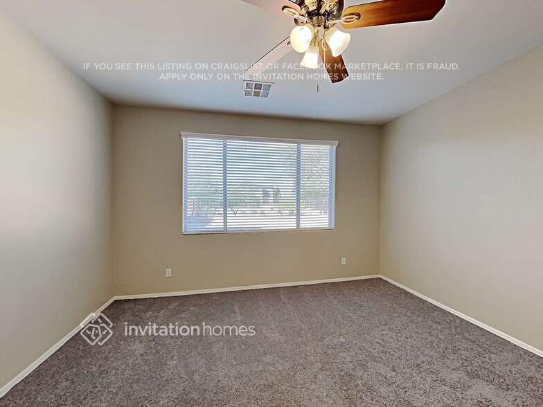Building Photo - 14524 W Poinsettia Dr