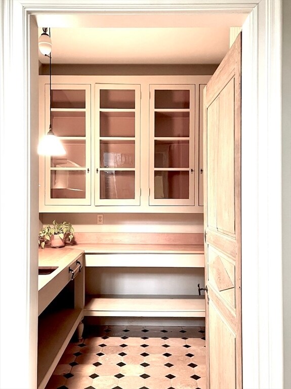 Building Photo - 918 Hale St