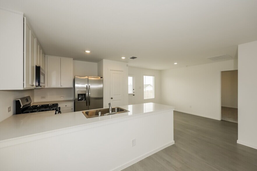 Building Photo - 10701 Revolver Dr