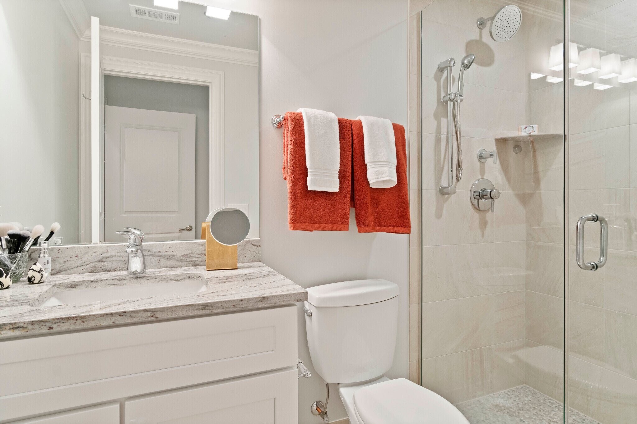 Building Photo - 1054 W Monroe St