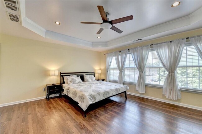 Building Photo - 770 Pimlicon Pl
