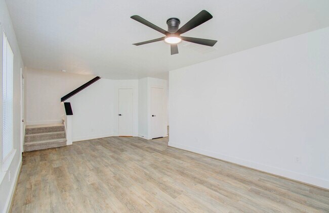 Building Photo - 6117 Settlers Square Ln
