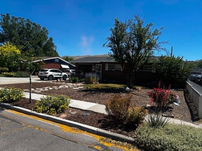 Building Photo - 1298 N Garnette Cir