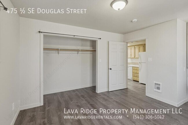 Building Photo - 475 SE Douglas St