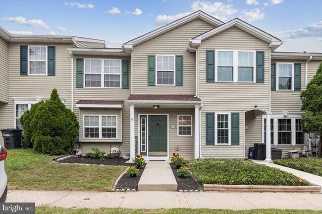 Primary Photo - 105 Pin Oak Ct