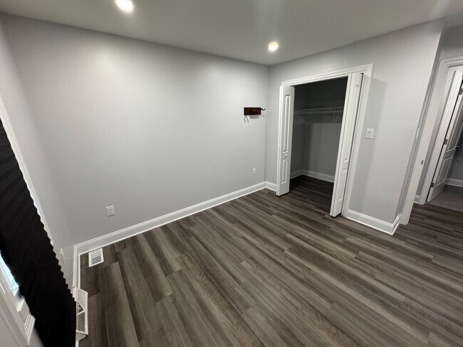 Building Photo - 222 Chesna Dr