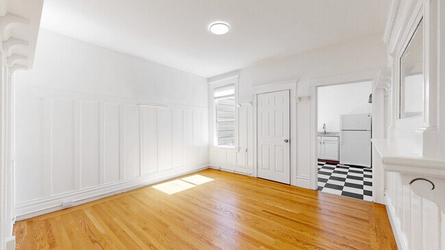 Building Photo - 12 Rausch St