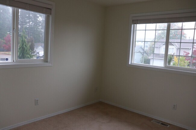 Building Photo - Spacious 3 Bed/2.75 Bath Home in Arlington...