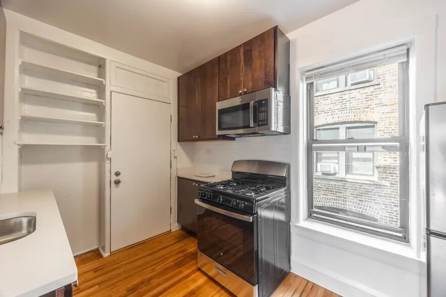 Building Photo - 2714 N Spaulding Ave