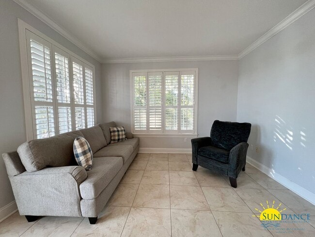 Building Photo - Beautiful Partially Furnished Condo in Downtown Fort Walton Beach!