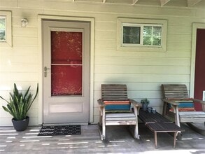 Building Photo - 2903 Oak Crest Ave