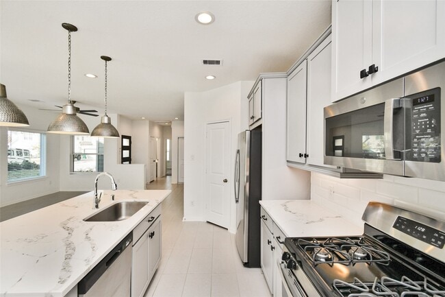 Building Photo - 623 Silver Pear Ct