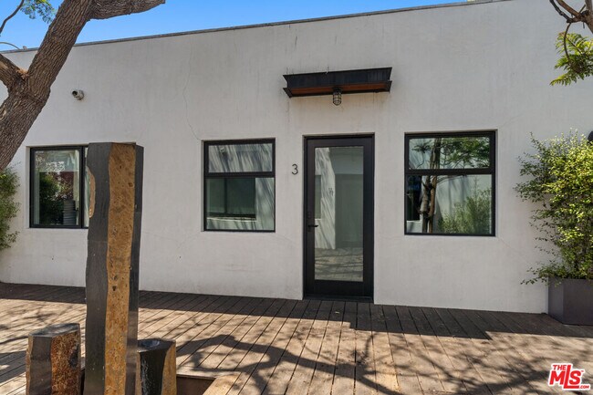 Building Photo - 1325 Cabrillo Ave